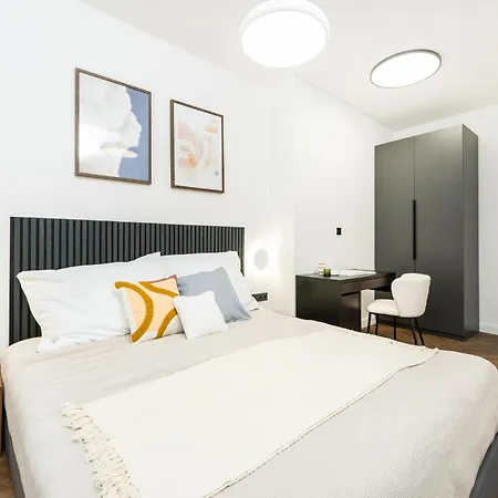 Rentero Urban Elegance - 7 Apartment Prag