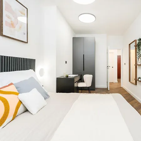 Rentero Urban Elegance - 7 Apartment Prag